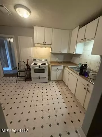 Kitchen - 116 Treehaven Dr, Jackson, MS 39212 photo 1 of 1