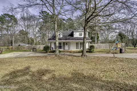 Exterior - 112 The Briers Dr, Florence, MS 39073 photo 2 of 8