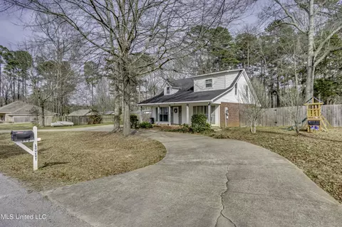 112 The Briers Dr, Florence, MS 39073