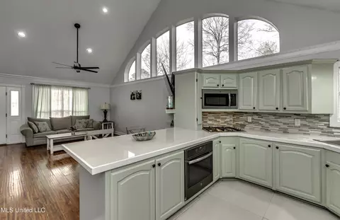 Kitchen - 112 The Briers Dr, Florence, MS 39073 photo 7 of 7