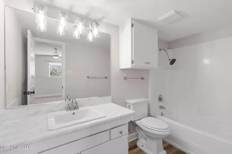 Bath - 550 Post Rd #1002, Ridgeland, MS 39157 photo 3 of 3