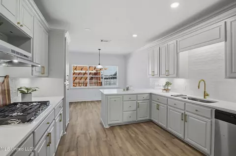 Kitchen - 314 Fox Holw, Canton, MS 39046 photo 3 of 3