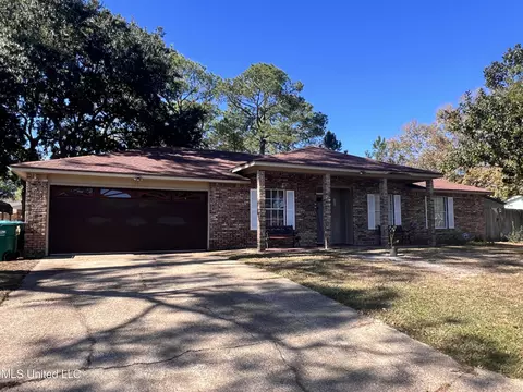 2604 El Viernes St, Gautier, MS 39553