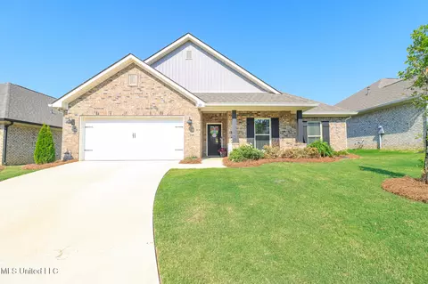 212 Serenity Lake Dr, Pearl, MS 39208