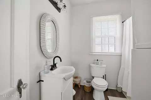 Bath - 415 S 5th St, Mccomb, MS 39648 photo 1 of 1