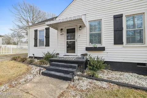 Exterior - 415 S 5th St, Mccomb, MS 39648 photo 2 of 6