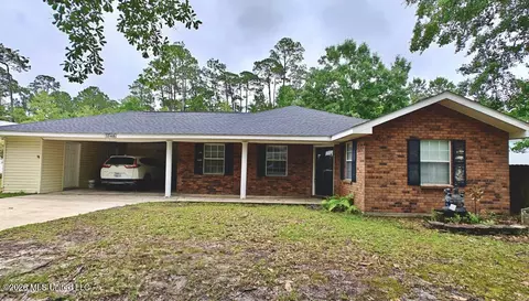 1540 Waveland Ave, Waveland, MS 39576