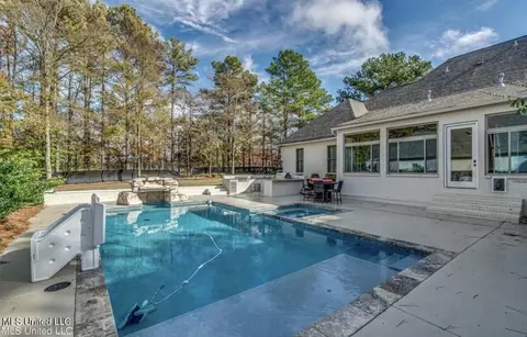 136 Shoreline Dr, Madison, MS 39110 photo 2