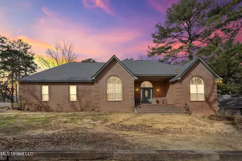 124 Gwen Rd, Senatobia, MS 38668