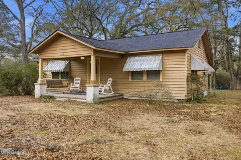 Exterior - 608 E Railroad Ave, Gloster, MS 39638 photo 1 of 4