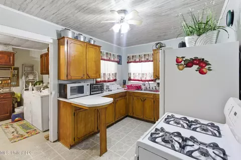 Kitchen - 608 E Railroad Ave, Gloster, MS 39638 photo 1 of 2