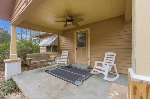 Exterior - 608 E Railroad Ave, Gloster, MS 39638 photo 2 of 4