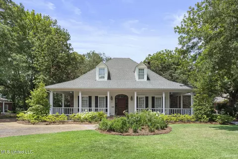 123 Sawbridge Dr, Ridgeland, MS 39157