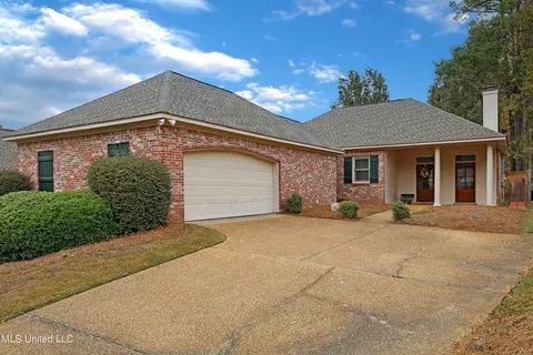 794 Versailles Dr, Ridgeland, MS 39157