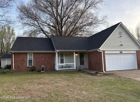 1915 Gayfer Dr, Horn Lake, MS 38637