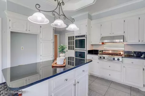 Kitchen - 219 Northwind Dr, Brandon, MS 39047 photo 2 of 3