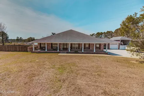 17113 E Spring Lake Dr, Vancleave, MS 39565