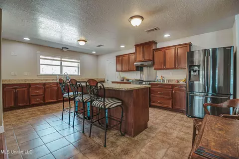 Kitchen - 17113 E Spring Lake Dr, Vancleave, MS 39565 photo 4 of 7