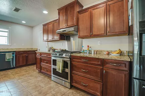 Kitchen - 17113 E Spring Lake Dr, Vancleave, MS 39565 photo 3 of 7