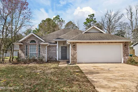 2505 Barbados Dr, Gautier, MS 39553