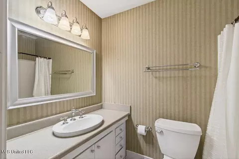 Bath - 3861 River Pine Dr, Moss Point, MS 39563 photo 2 of 3