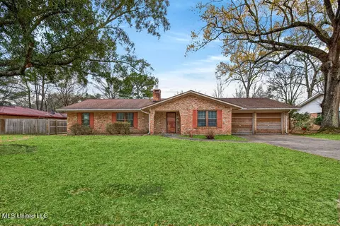 3861 River Pine Dr, Moss Point, MS 39563