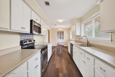 Kitchen - 3861 River Pine Dr, Moss Point, MS 39563 photo 2 of 2