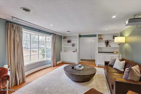 Living - 5212 Hialeah Dr, Jackson, MS 39211 photo 1 of 1