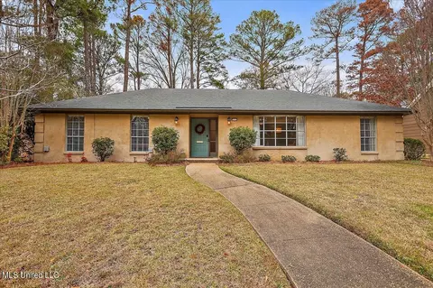 5212 Hialeah Dr, Jackson, MS 39211