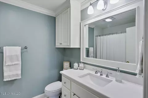 Bath - 5212 Hialeah Dr, Jackson, MS 39211 photo 1 of 3
