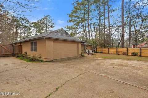 Exterior - 5212 Hialeah Dr, Jackson, MS 39211 photo 5 of 8