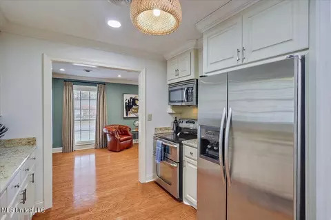 Kitchen - 5212 Hialeah Dr, Jackson, MS 39211 photo 3 of 5