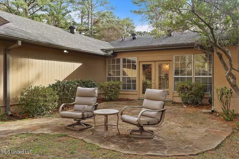 Exterior - 5212 Hialeah Dr, Jackson, MS 39211 photo 7 of 8
