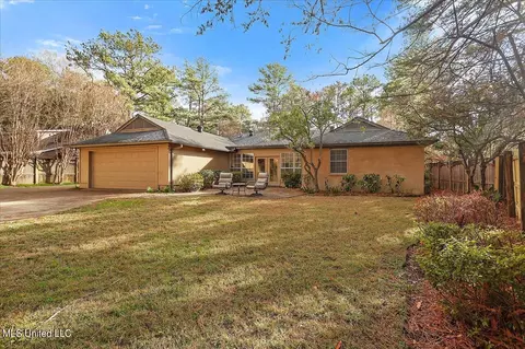 Exterior - 5212 Hialeah Dr, Jackson, MS 39211 photo 4 of 8