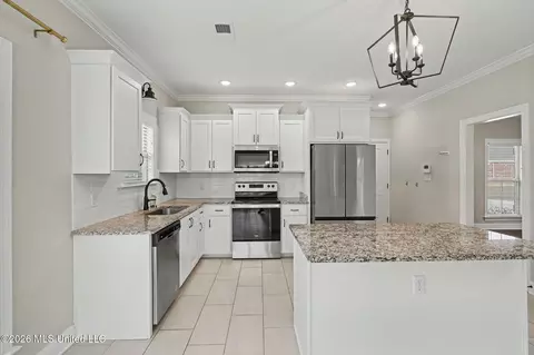 Kitchen - 1567 Eden Loop, Hernando, MS 38632 photo 2 of 3