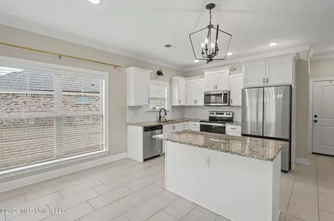 Kitchen - 1567 Eden Loop, Hernando, MS 38632 photo 1 of 3