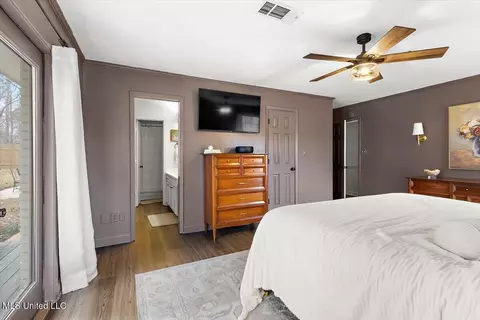 Bedroom - 231 Stonecastle Dr, Brandon, MS 39047 photo 3 of 5