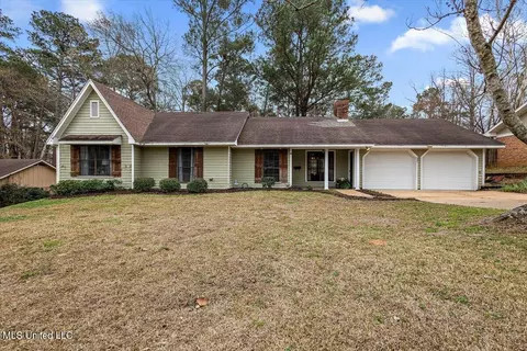 231 Stonecastle Dr, Brandon, MS 39047
