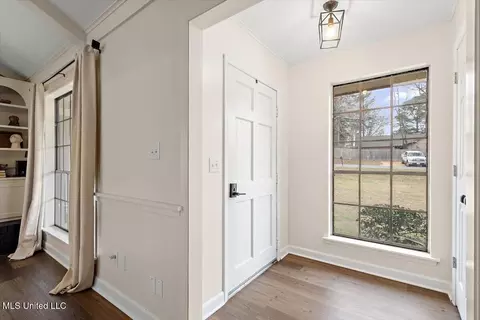 Entry Way - 231 Stonecastle Dr, Brandon, MS 39047 photo 1 of 2