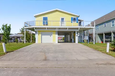 104 Wolfe St, Bay Saint Louis, MS 39520