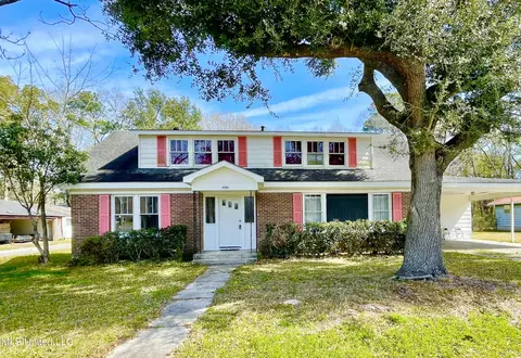 4124 Griffin St, Moss Point, MS 39563