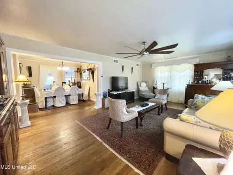 Living - 4124 Griffin St, Moss Point, MS 39563 photo 1 of 2