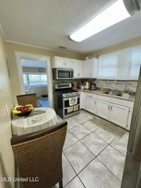 Kitchen - 4124 Griffin St, Moss Point, MS 39563 photo 1 of 2