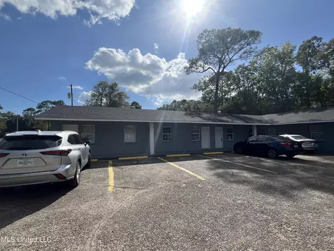 3907 Branch St, Moss Point, MS 39563