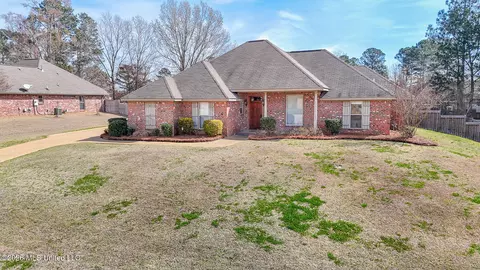 516 Glensview Dr, Brandon, MS 39047