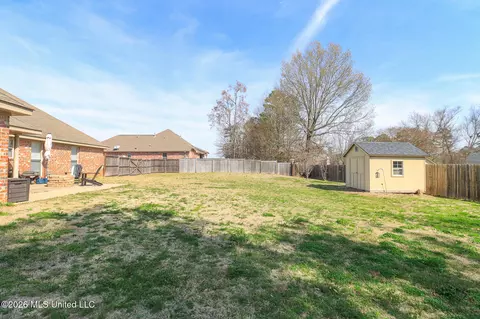 Exterior - 516 Glensview Dr, Brandon, MS 39047 photo 4 of 5