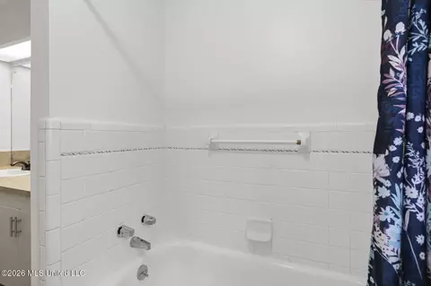 Bath - 705 Pinehurst St, Clinton, MS 39056 photo 2 of 4
