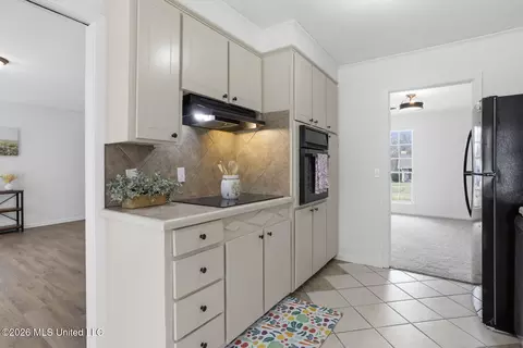 Kitchen - 705 Pinehurst St, Clinton, MS 39056 photo 4 of 4