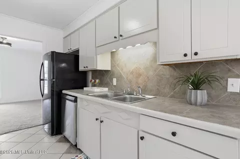 Kitchen - 705 Pinehurst St, Clinton, MS 39056 photo 3 of 4