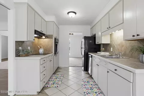 Kitchen - 705 Pinehurst St, Clinton, MS 39056 photo 1 of 4